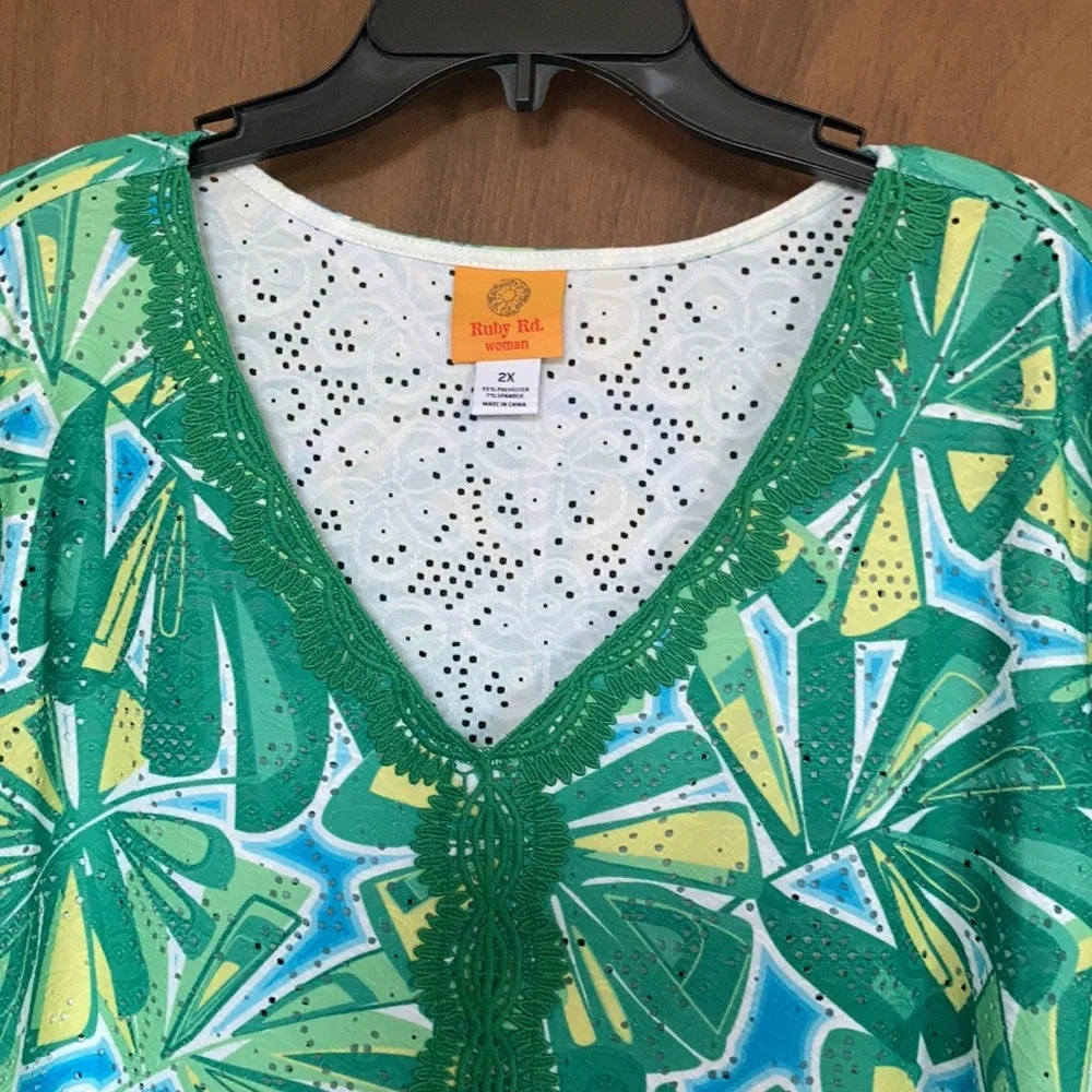 3/$45 Ruby Rd top retro abstract floral print crochet like detail boho blouse 2X - Picture 5 of 17